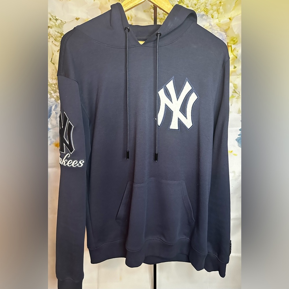 MLB NEW YORK YANKEES CLASSIC chenille Men’s Midnight Navy hoodie NWOT‌‌‌‌